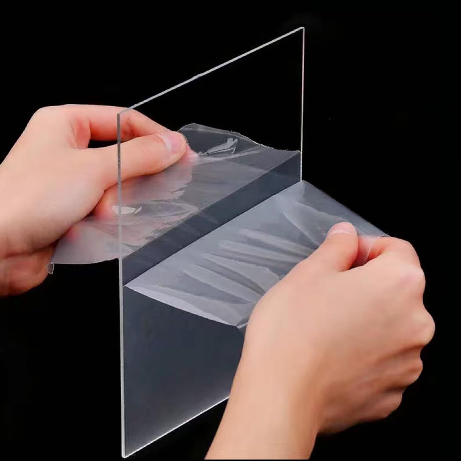 Toiture en polycarbonate transparent pour aménager une serre de jardin lumineuse