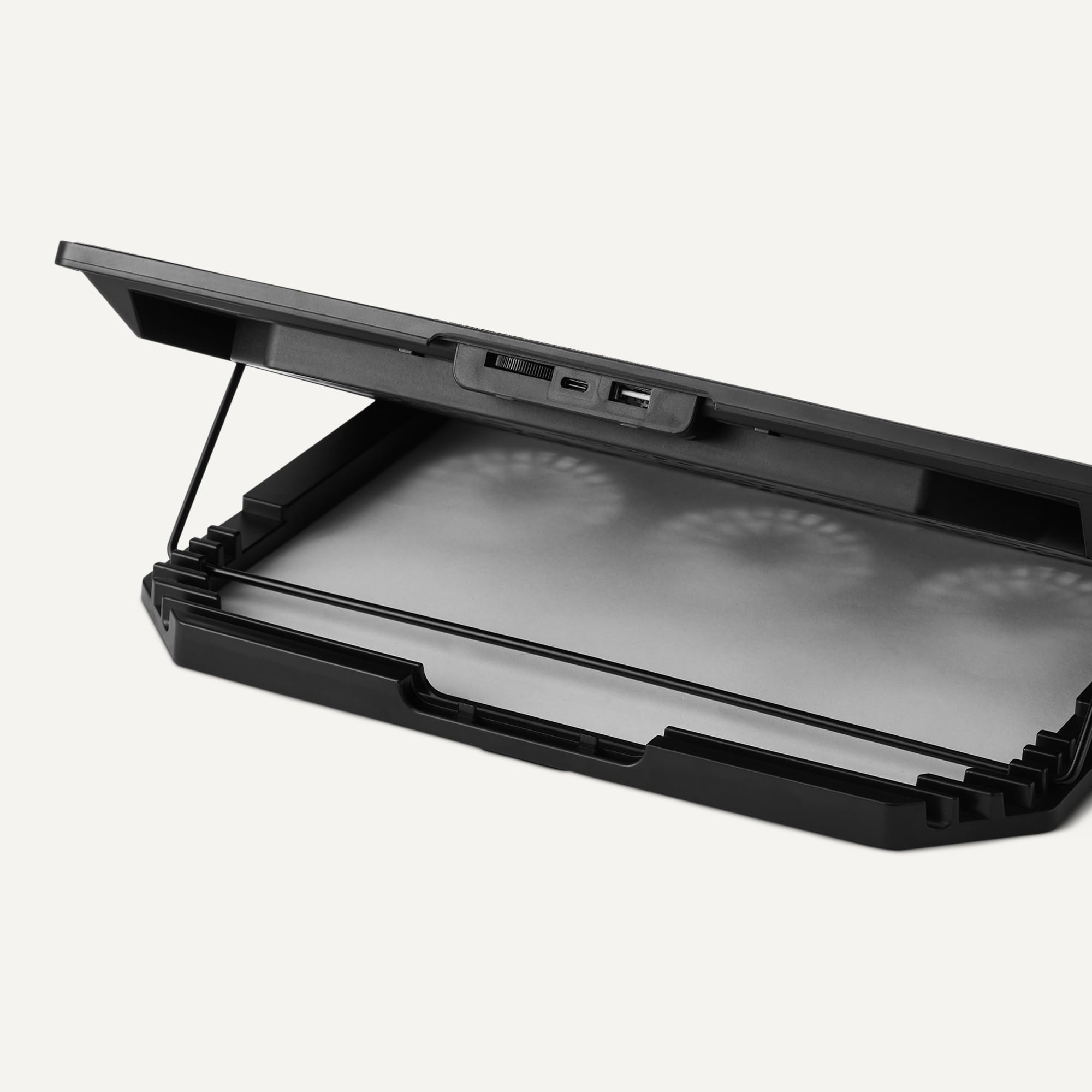 Amazon Basics Support de Refroidissement pour Ordinateur Portable 6 Ventilateurs Silencieux 12-17 po USB-A USB-C Réglable en Hauteur