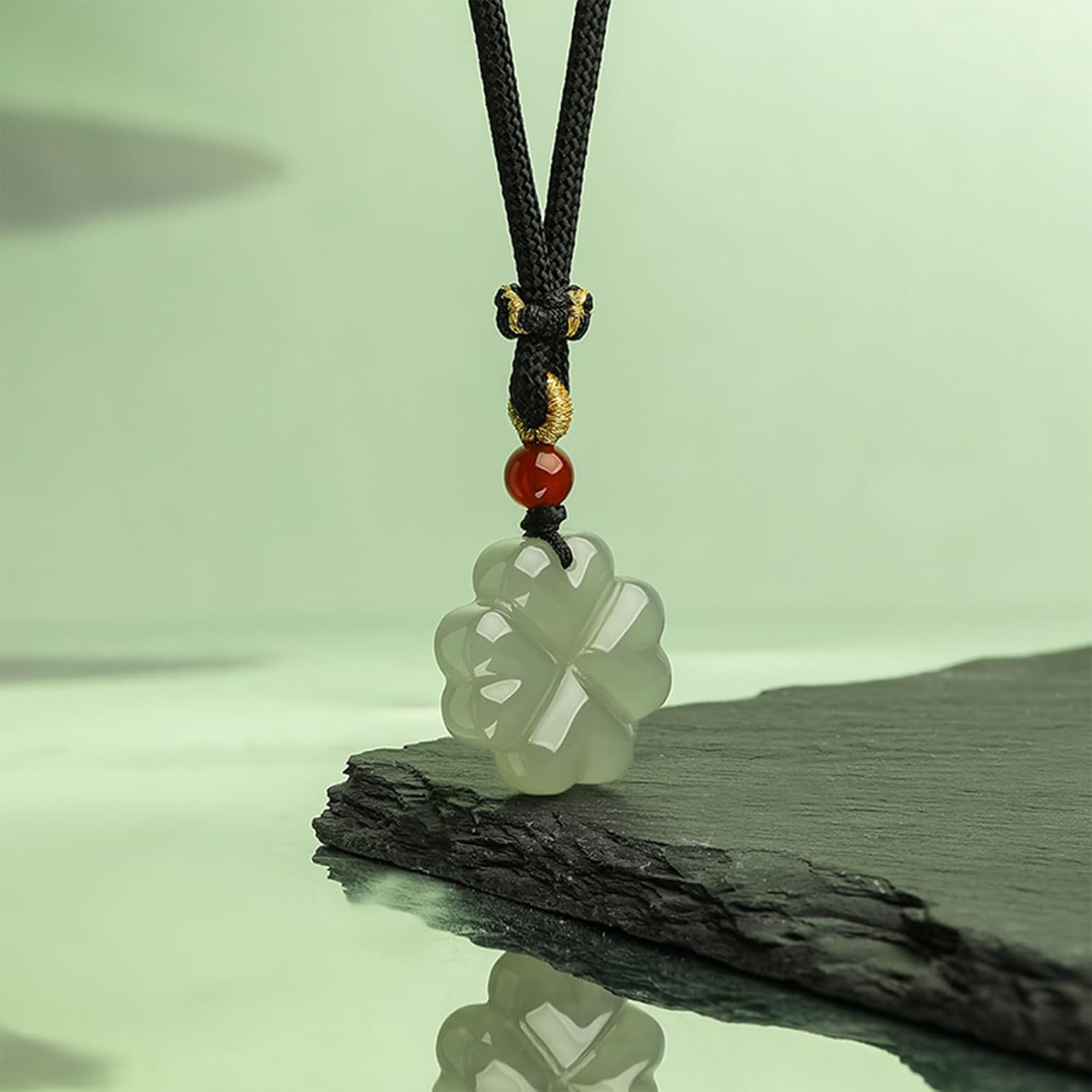Real Green Jade Pendant Necklace Four Leaf Lucky Clover Pendant Nature Jade Red Agate Blessing Necklace Adjustable Rope Dainty Jewelry for Women Men Friendship 25.6-29.5"(65-75cm) Y0411883