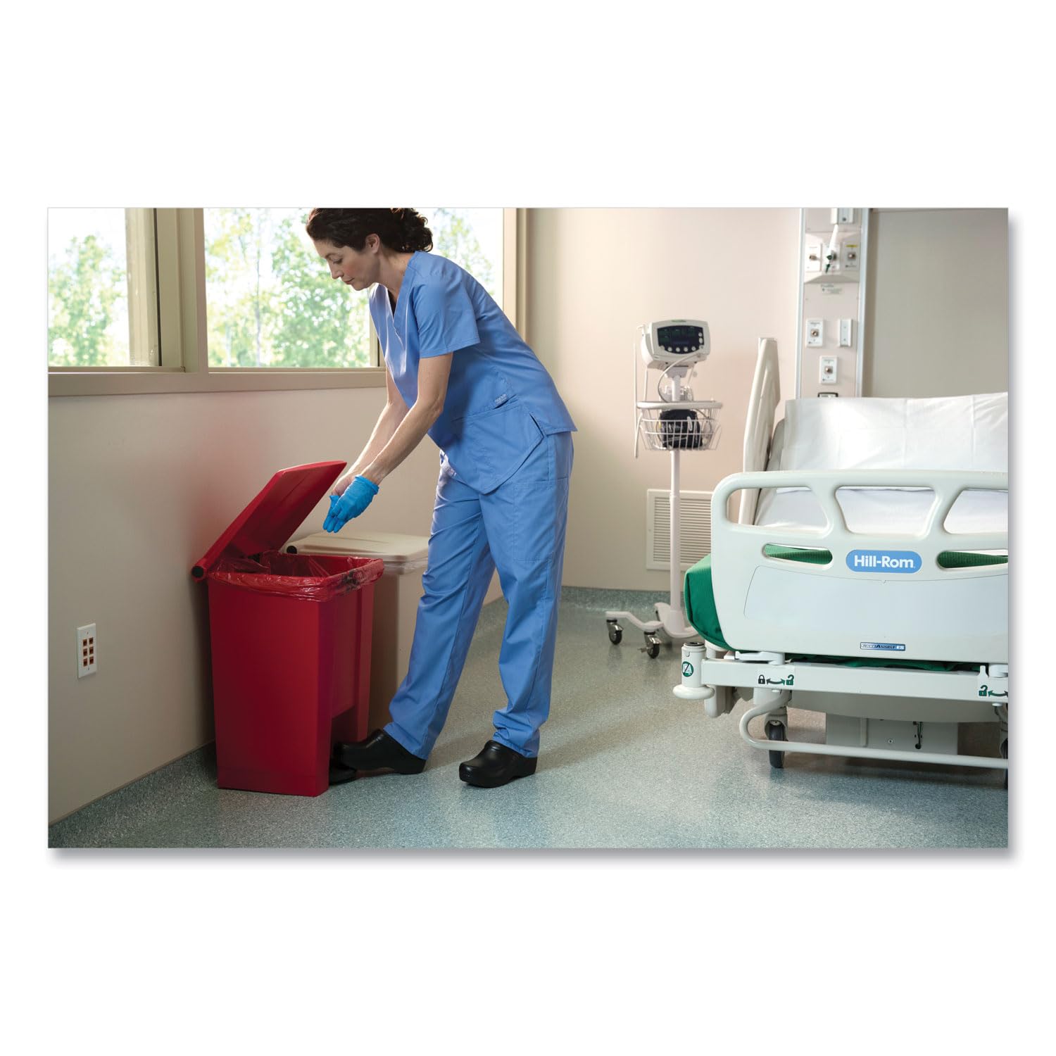 RCP614500RED - Indoor Utility Step-On Waste Container