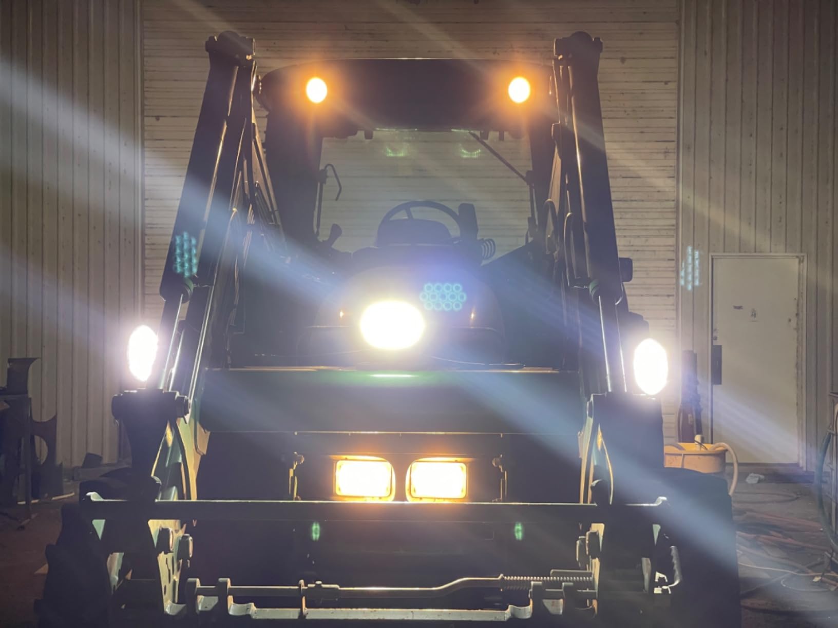 6.5-inch Oval LED Tractor Flood Work Light, 5850 Lumen, 1 Pack