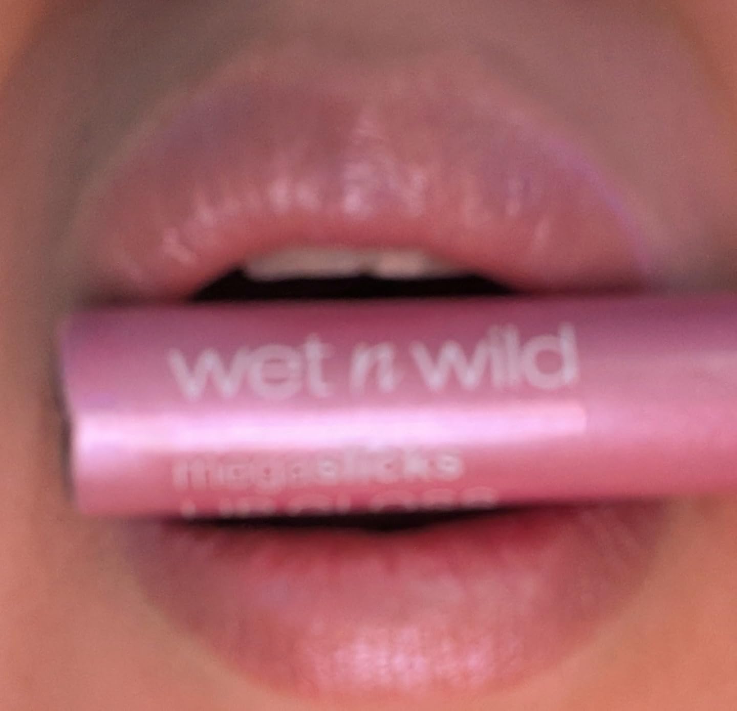 wet n wild MegaSlicks Lip Gloss, Ultra-Glossy, Vitamin-E Enriched, Ultra-Gloss High Shine Moisturizing, Cruelty-Free & Vegan - Cherish