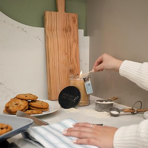 Miniatura 5 de Bridgewater Candle Vela en tarro perfumado de mezcla de cera de soja grande de 18 oz - recién horneado