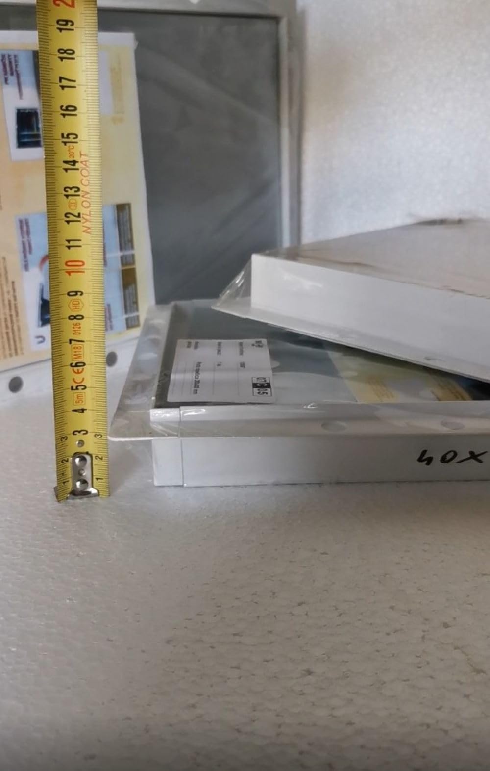 BOTOLE DI ISPEZIONE MAGNETICHE PIASTRELLABILI PER CERAMICA O MURATURA (25 x 40)