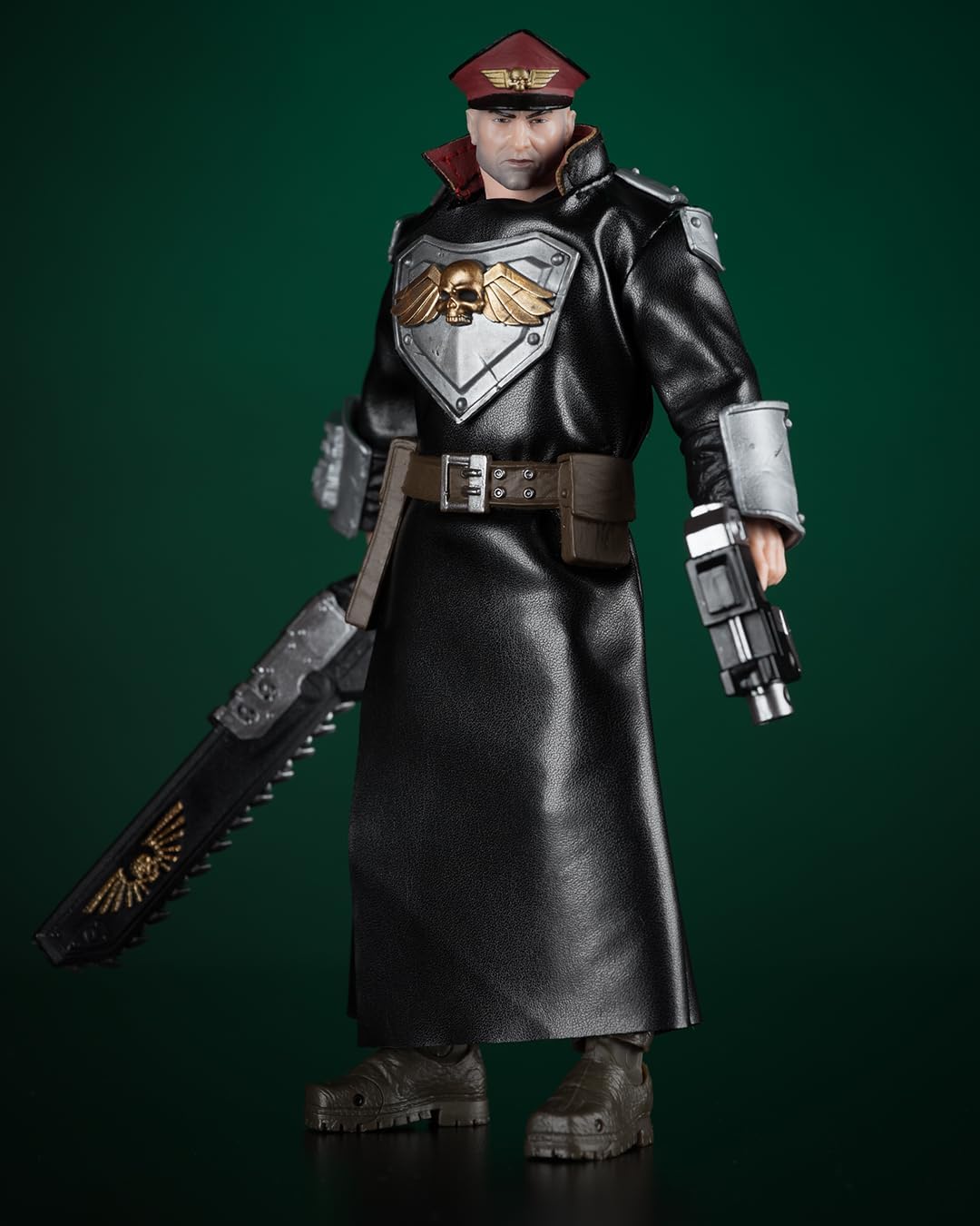 McFarlane Toys - Warhammer 40,000 Commissar (Astra Militarum) 7in Figure