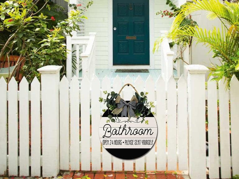 Miniatura 6 de LERJIMUX Letrero de puerta delantera de baño, coronas divertidas para colgar, placa de madera, decoración redonda de madera rústica, decoración de