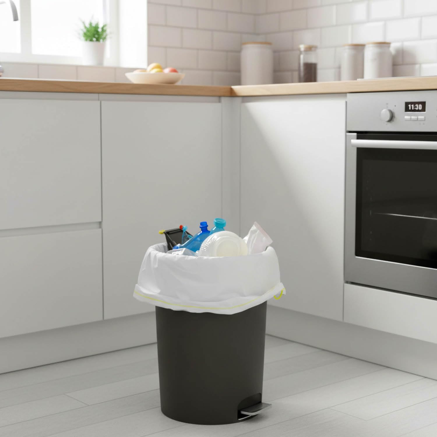 com-four® 675x Müllbeutel mit Zugband 30 Liter - reißfeste Abfallsäcke - Mülltüten flüssigkeitsdicht - Müllsäcke für Haushalt, Gastronomie und Gewerbe - 25 Stück pro Rolle (30 Liter - 675 Stück)