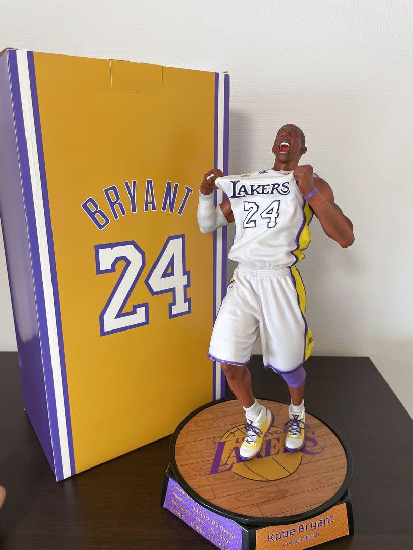 Amazon.co.jp: 特大サイズ コービー ブライアント フィギュア 38cm NBA 