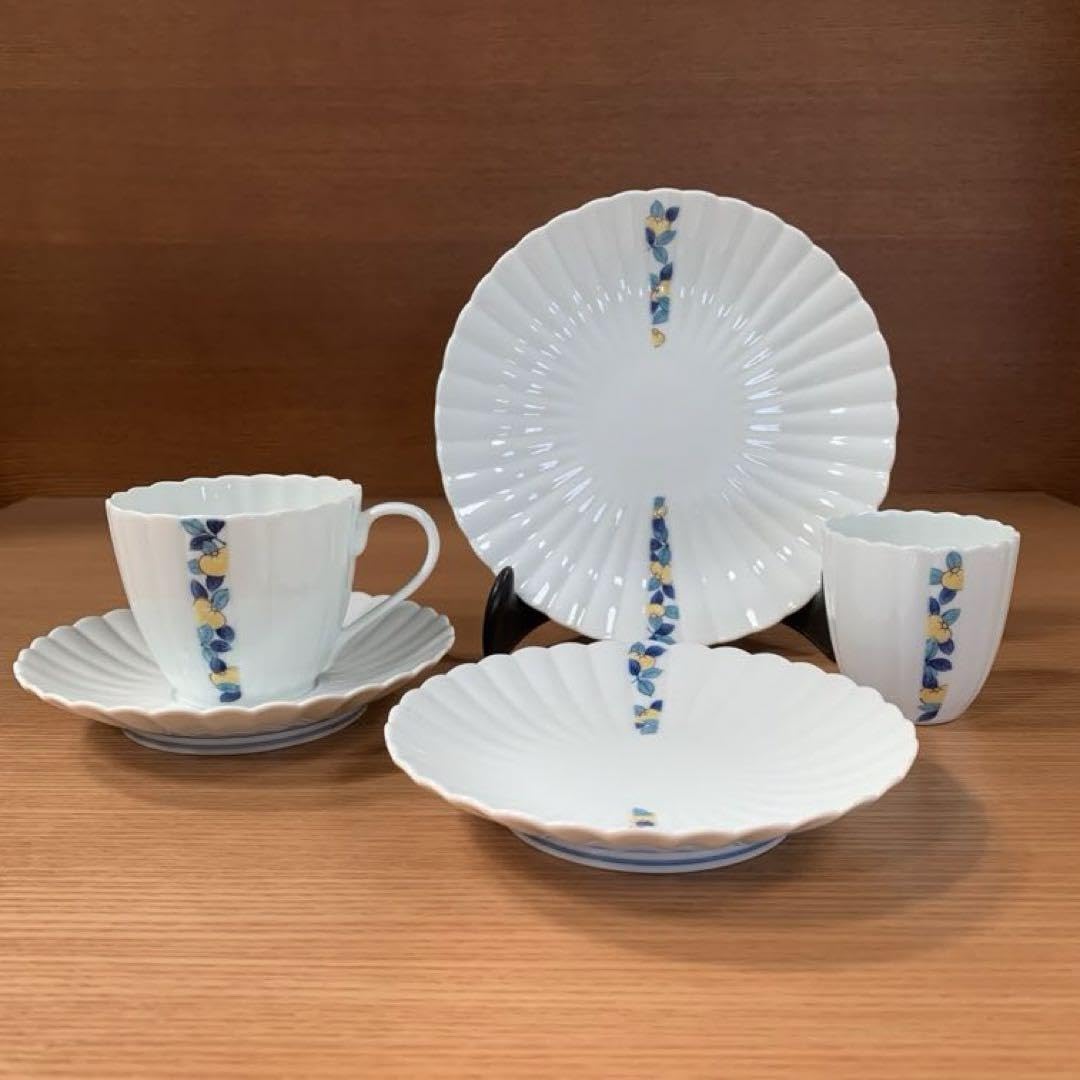 Amazon.co.jp: 伊万里焼 畑萬陶苑：鍋島 帯橘文 菊割食器セット  