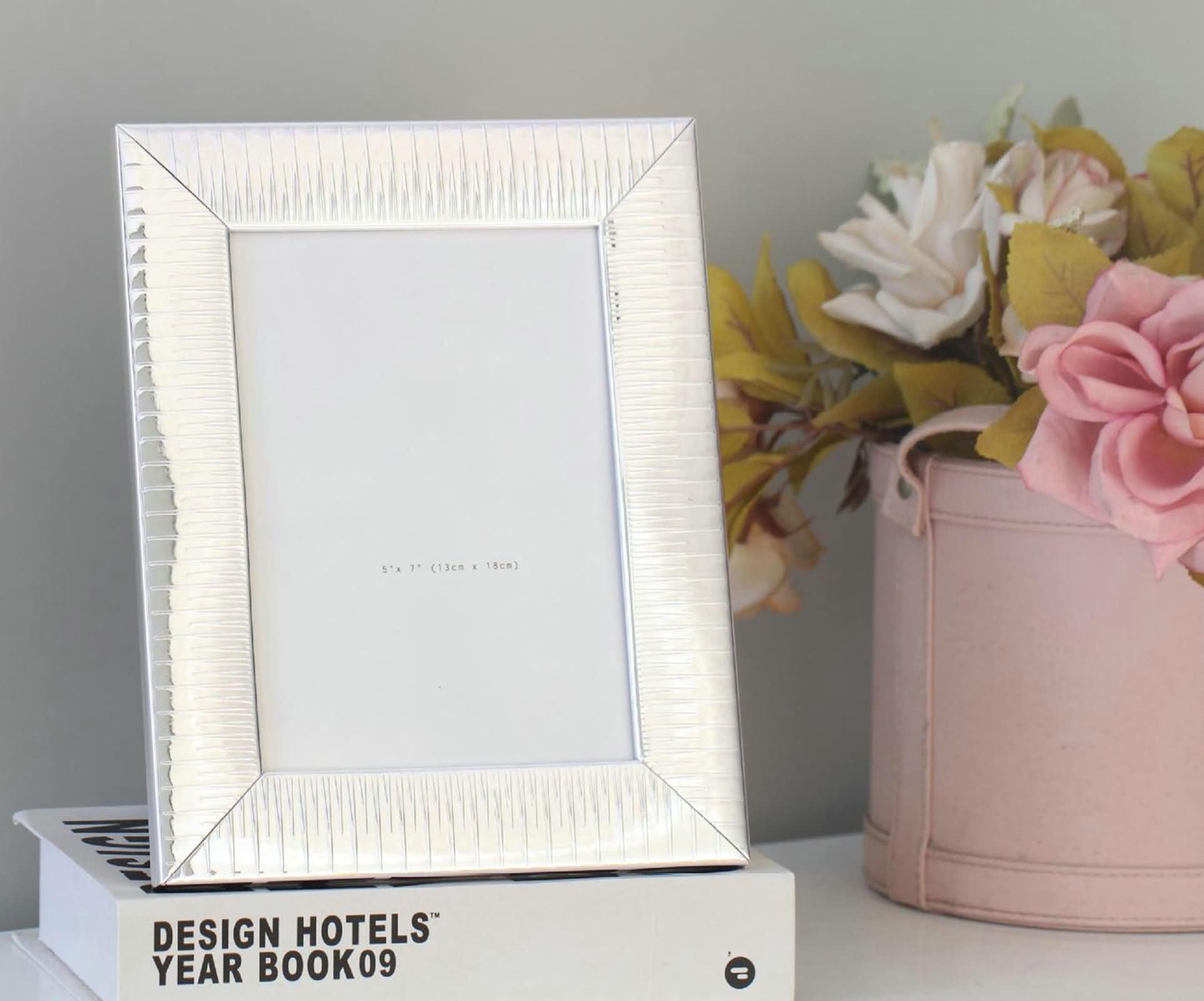 Ramka na zdjęcia w stylu vintage, 20,32 x 25,4 cm, srebrna, w stylu vintage, prostokątna, blat stołu i ściany, format poziomy i pionowy, ściana ze zdjęciami do dekoracji pokoju