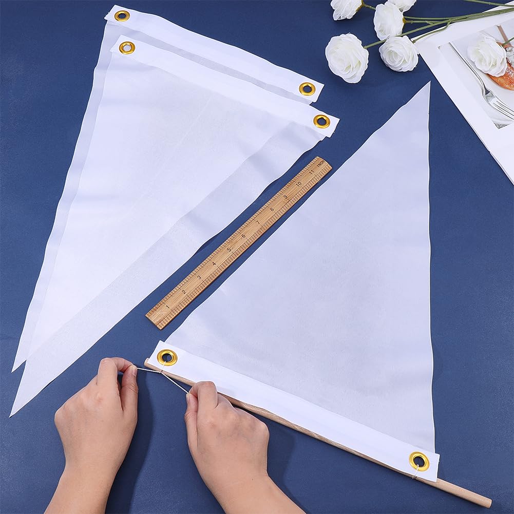 FINGERINSPIRE 3PCS Drapeaux de Pennon Triangulaires pour Bateau Polyester 335x525mm Drapeaux de Pennon pour Bateau Drapeau Marin Triangulaire Polyester avec Œillets Dorés Décoration Nautique Blanche