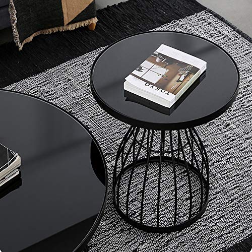 Table d'angle en fer forgé noir pour optimiser les petits salons