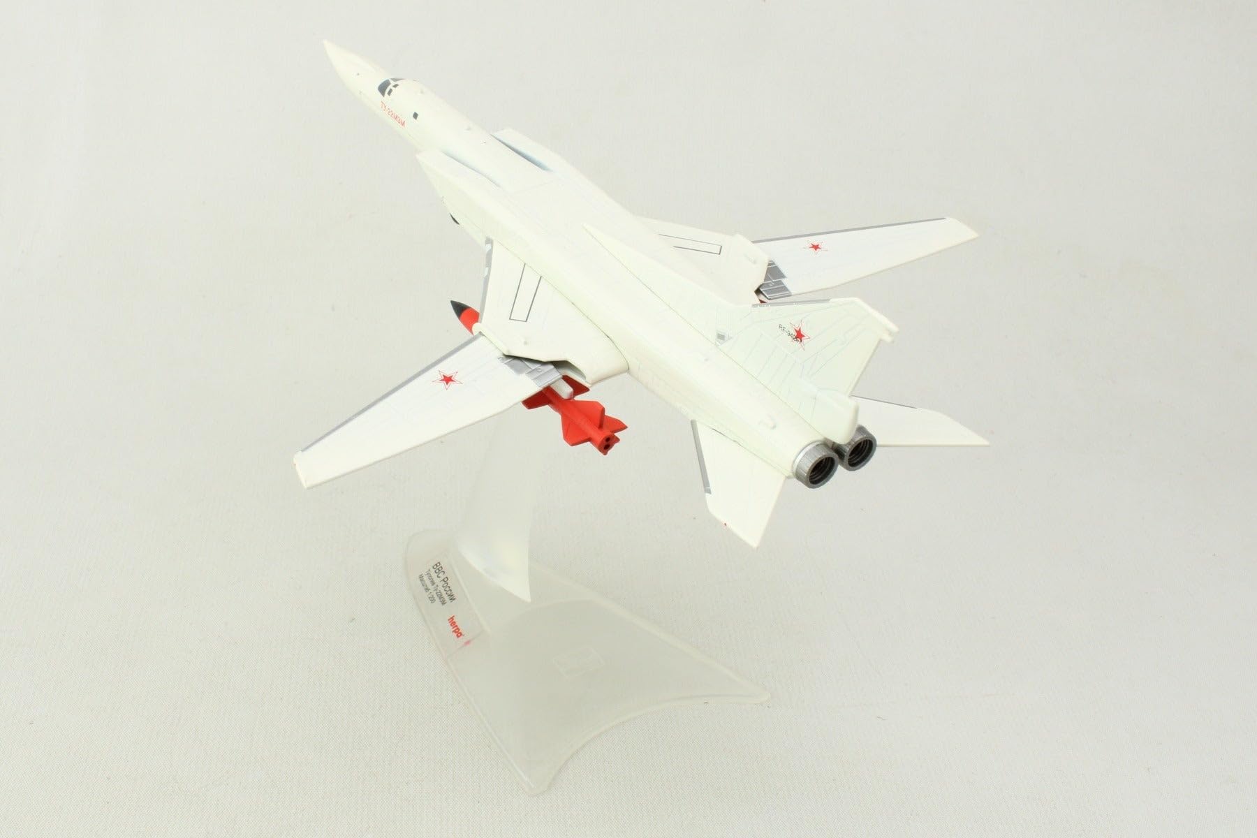 herpa Modellflugzeug Tupolev TU-22M3M Backfire, M3M Prototype – RF-94267, Miniatur im Maßstab 1:200, Sammlerstück, Modell mit Standfuß, Metall