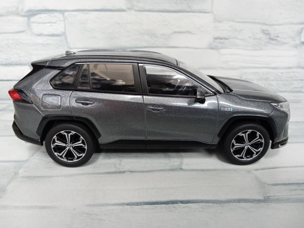 Amazon | 1/30 色見本ミニカー RAV4 PHV グレーメタリック | ミニカー