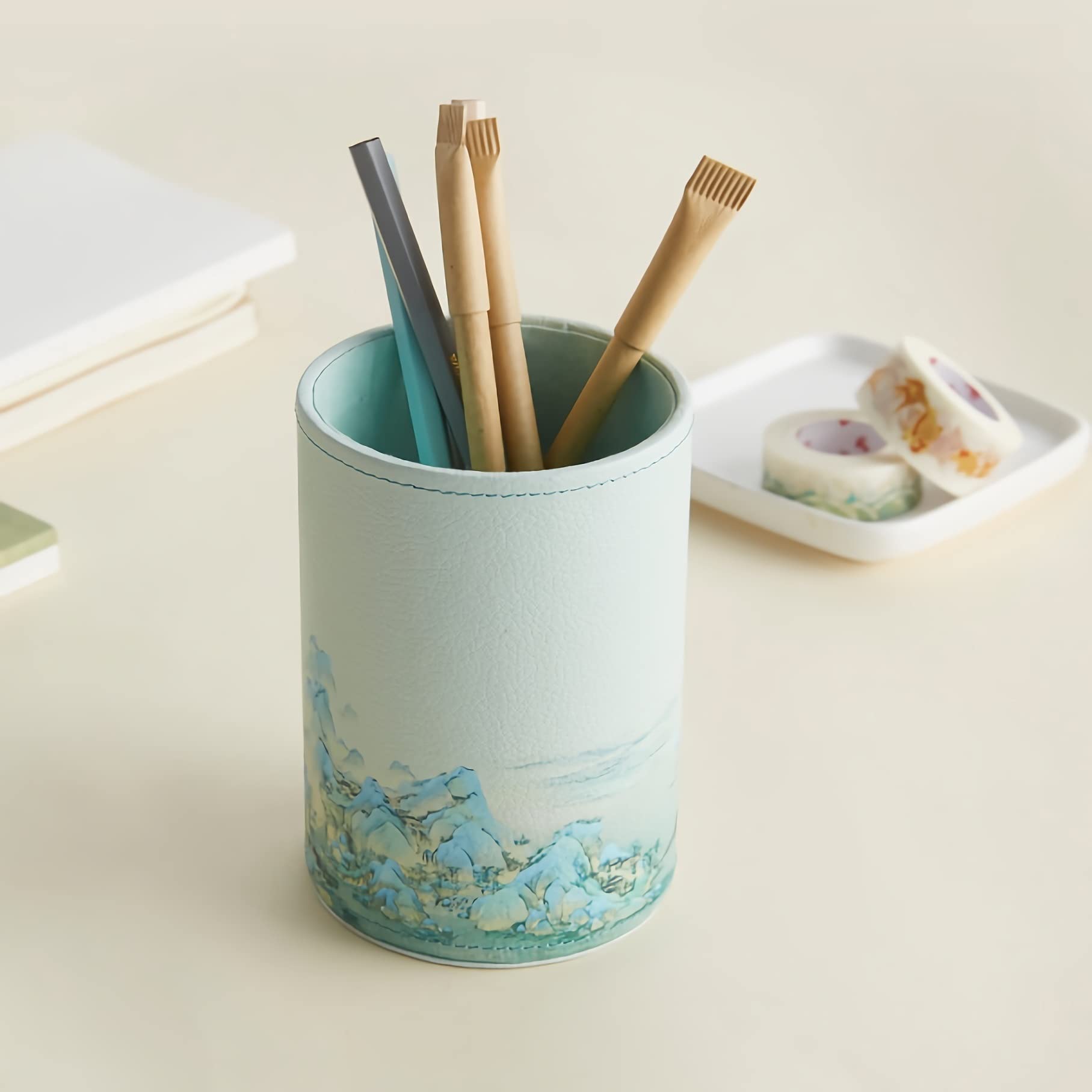 Stifthalter für den Schreibtisch, Runder Schreibtisch-Stifthalter aus PU-Leder mit chinesischem Tintenmuster, 8,5 x 11,9 cm