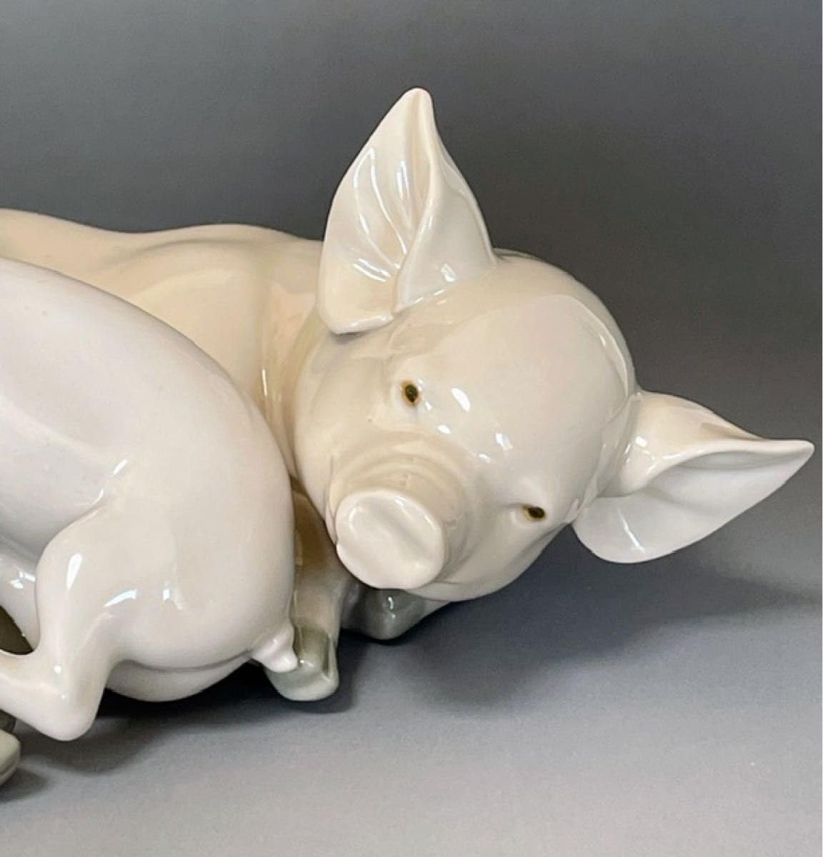 リヤドロ 豚の親子 置物