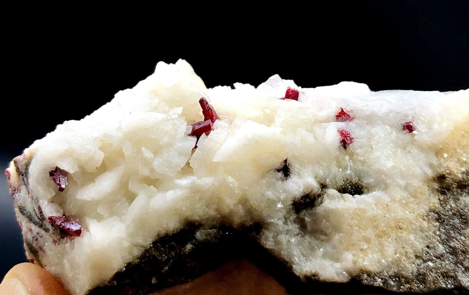 Amazon.co.jp: 天然水晶の原石 辰砂,天然宝石 赤い辰砂結晶標本 #3686