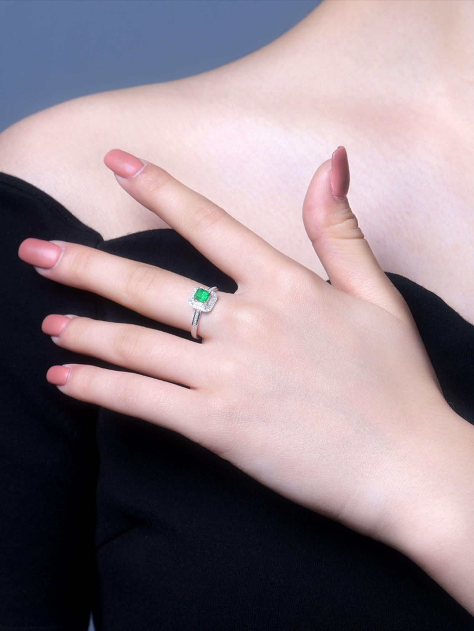 Donna Anelli Fedi Nuziali in Oro Bianco 9 Kt / 14 Kt / 18 Kt, 4 Griffe Quadrato con Smeraldo da 0,65ct e Diamante, Anelli Fedina di Verde Argento Donna