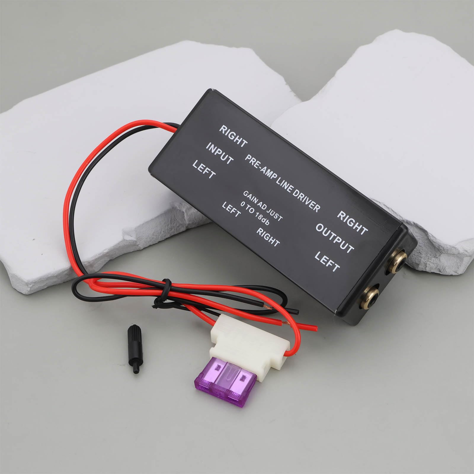 ECSiNG Préamplificateur RCA Amplificateur de Signal Entrée/Sortie Plage Réglable de 0,1 à 18 DB pour Voiture Et Bateau