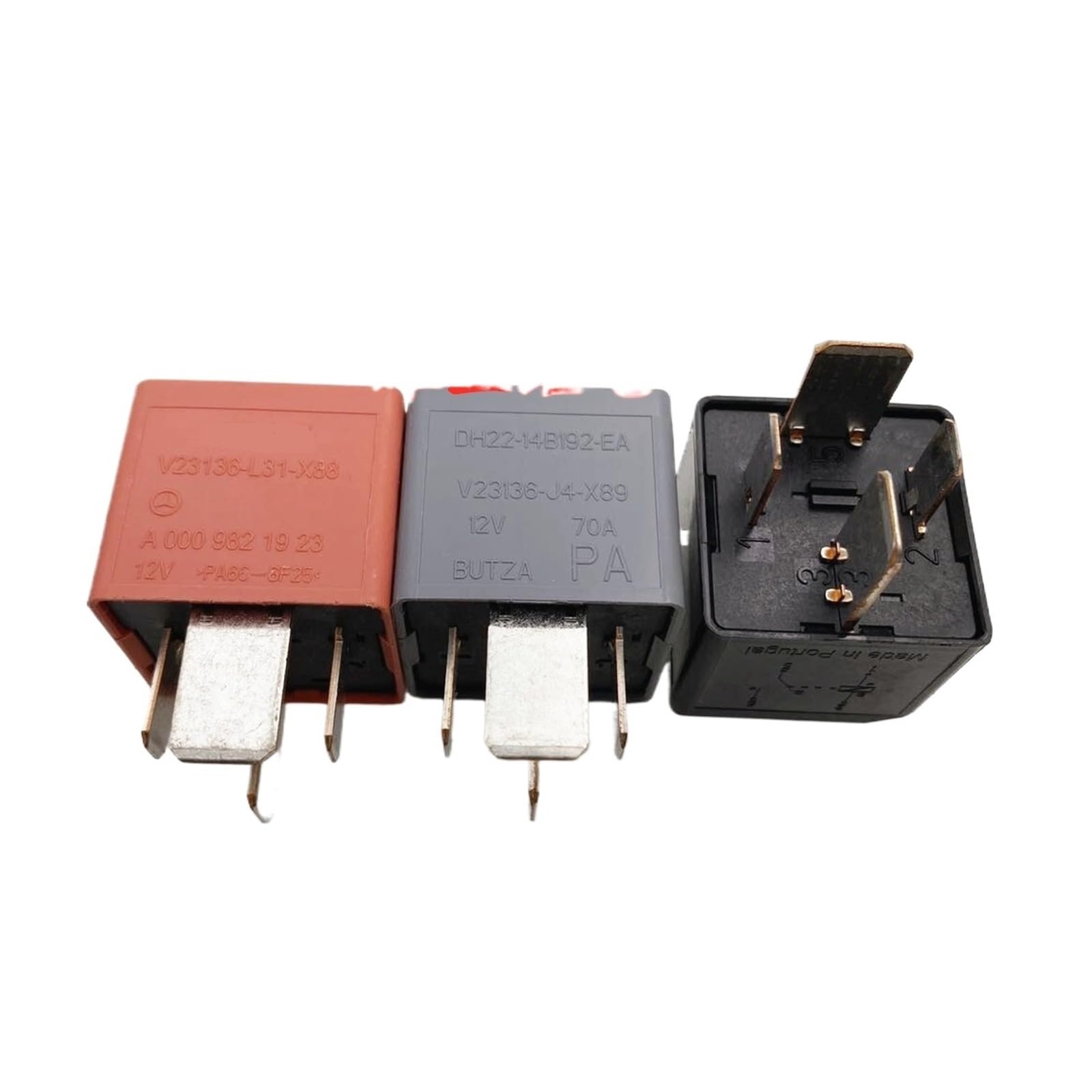 Relé automotriz V23136-L31-D642 de cuatro patas anchas 12V y 70A modelo Black D642 2