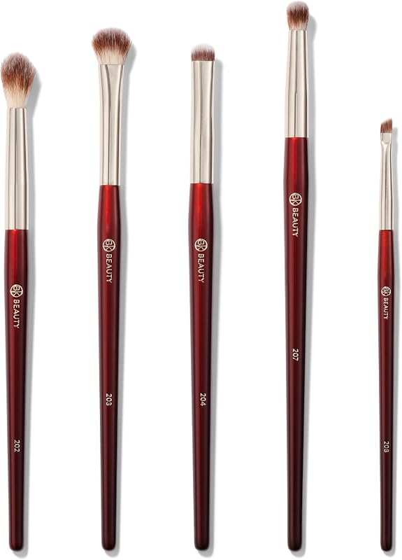 Eyeshadow Brush Set for Hooded & Smaller Eyes, 5 Brushes | 5-piece set for blending, smudging and defining eyeshadow and eyeliner. Synthetic fiber, wood handles.