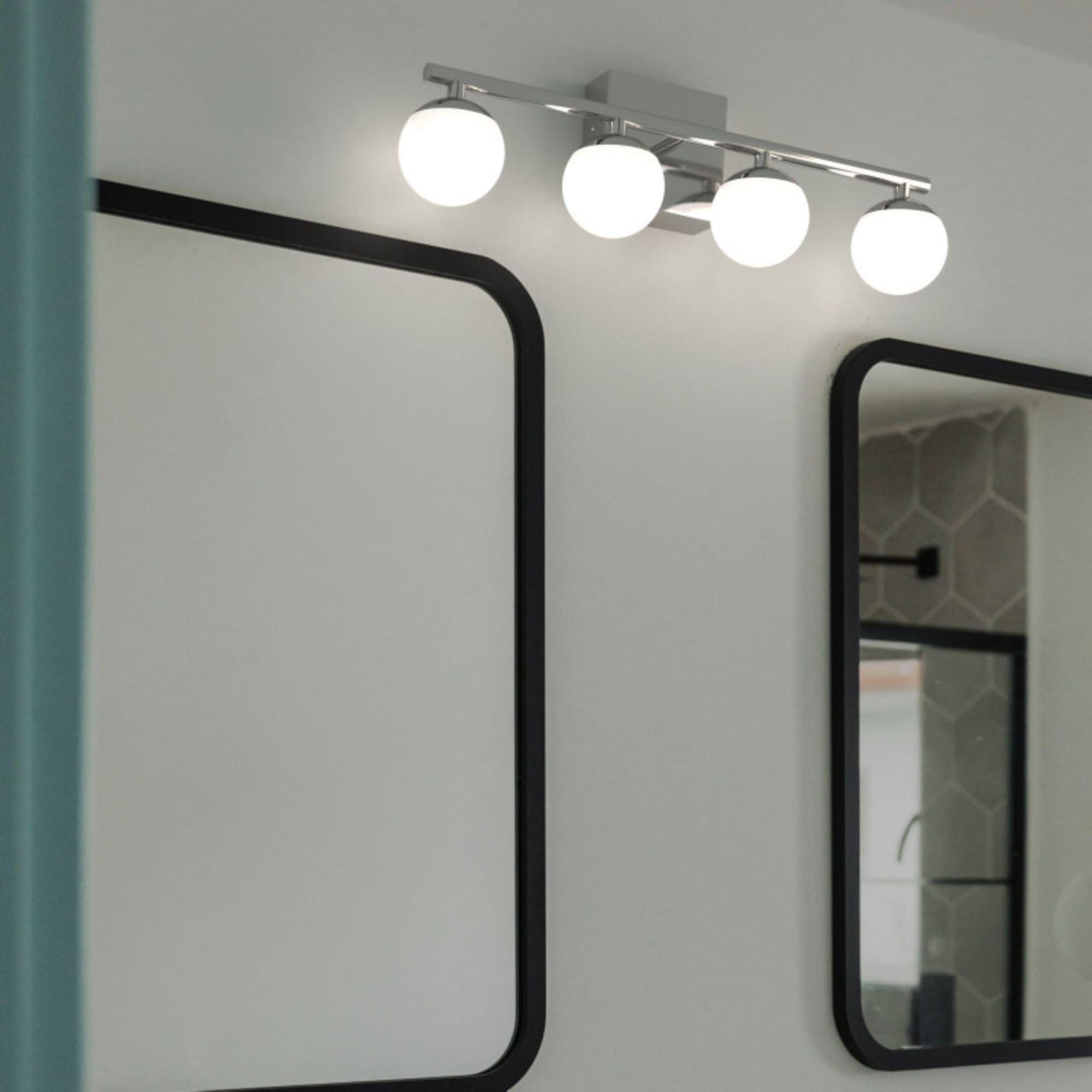 BARCELONA LED Aplique LED para baño Cromado 12W IP44 con 4 esferas difusoras. Luz blanca neutra 4000K. Barra de 49 cm. Lámpara de pared para Baño, illuminación moderna y funcional para espejo y lavabo