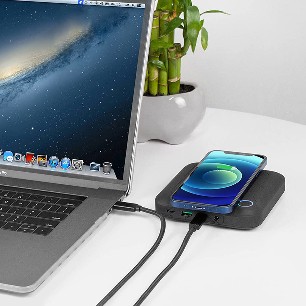 FeinTech PLG02400 - Powerbank 60 W PD USB-C e DC per notebook, MacBook, iPad, tablet, smartphone, fotocamera, Nintendo Switch, 10 W Wireless Charging, 88 Wh, 24000 mAh, 122 x 122 x 28 mm