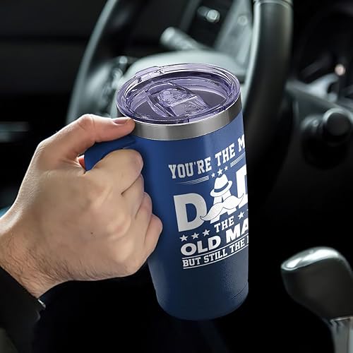Miniatura 4 de SANDJEST Vaso para papá con asa de 20 onzas con asa, taza de café de viaje con texto en inglés "You're The Man Dad Old Man", regalo para padres,