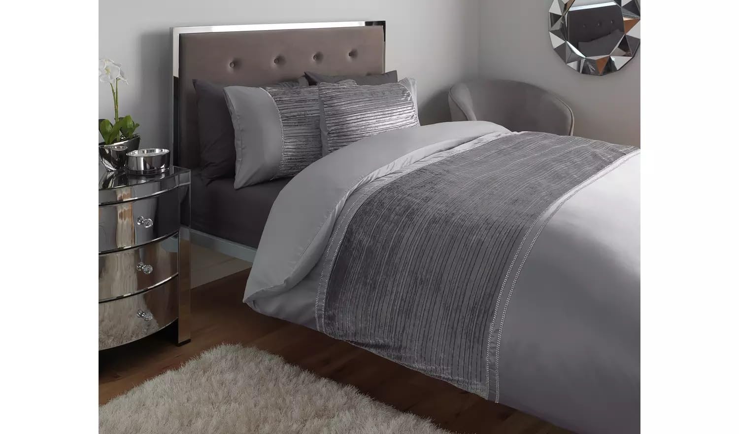 Sparkle Velvet Bedding Set In An On-Trend Grey Is Sumptuously Soft Decorated On Top With Attractive Pleats And Sparkling Diamante Details - Single - Grey