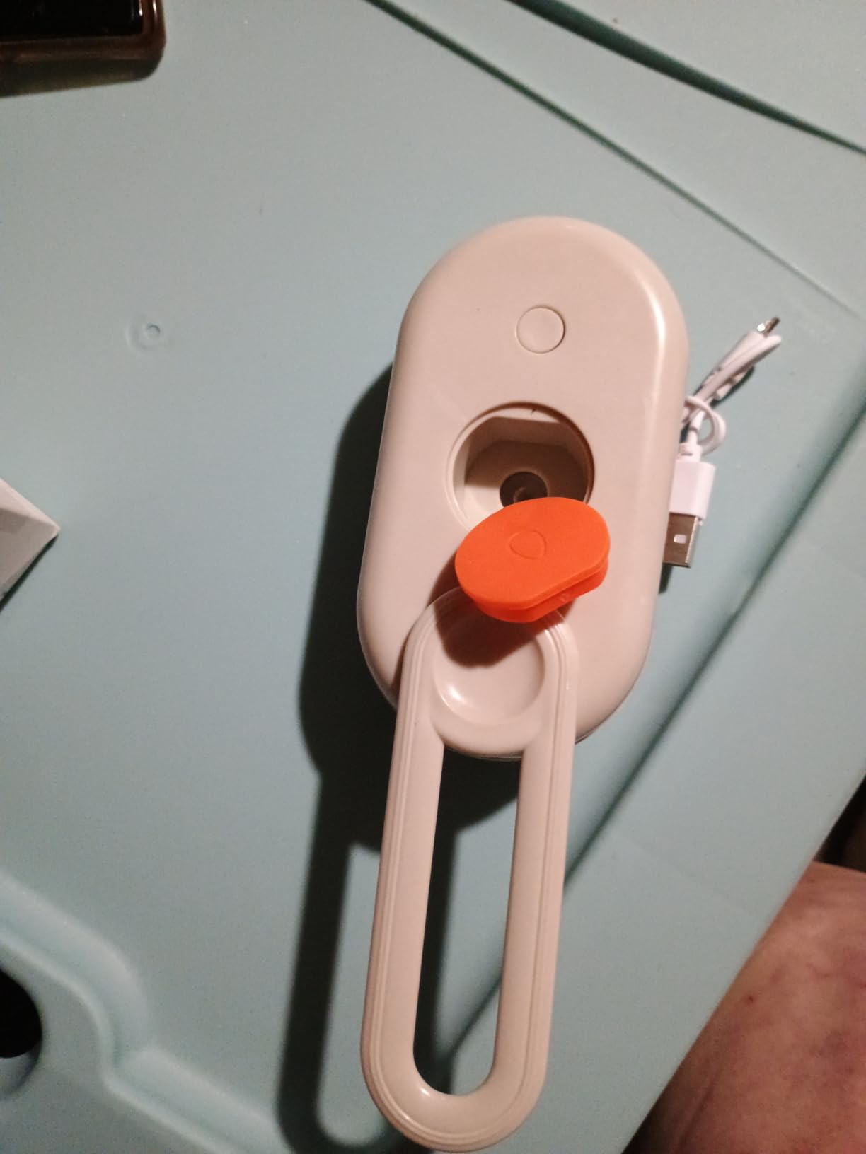 Leaves pet hair soft and shiny