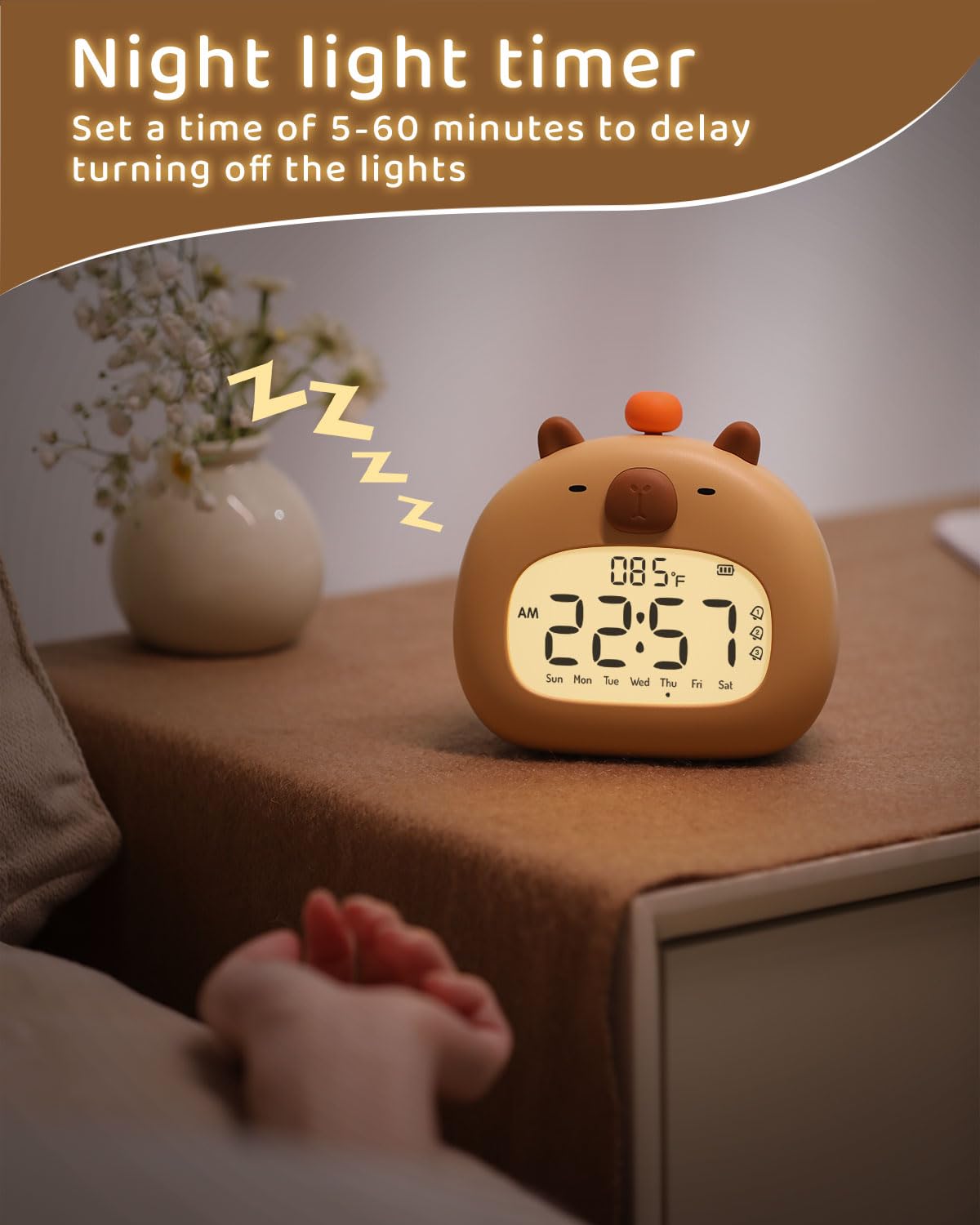 IHALO Capibara Sveglia Bambini, Comodino con Luce Notturna, Display Digitale LED 3,15 Pollici, Tre Allarme, Modalità Weekend, Data, Ora, Temperatura, Ricaricabile, Decorazione Cameretta per Bebè