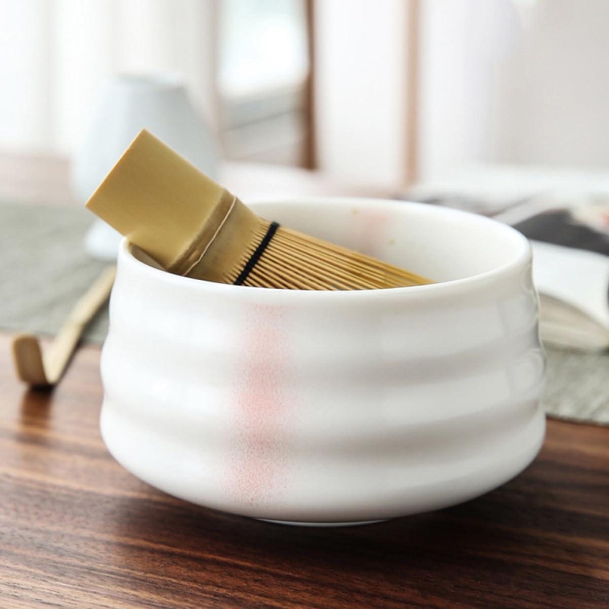 Ceramic Tea Accessory Traditional Japanese Matcha Tea Bowl Pottery Teahouse Bowl and Home Use in Kiln-effect Pink Glaze