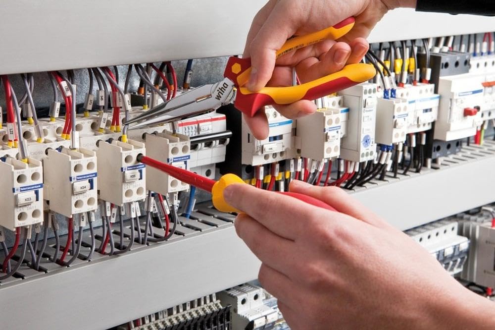 Wiha Juego de herramientas para electricistas con destornilladores, alicates de Boca Semi-Redonda, alicates de Corte Diagonal, de 6 unid., incl. funda para herramientas (26755)