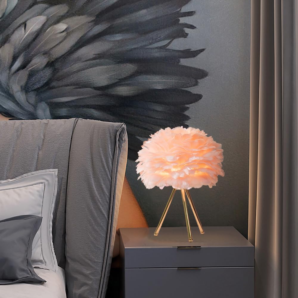 Mengjay Lámpara de Mesa LED con Plumas Diseño Elegante con Base Dorada, Casquillo E27 y Cable de 1.5m con Interruptor (Sin Bombilla) - Iluminación Decorativa para Salón y Dormitorio (Rosa claro)