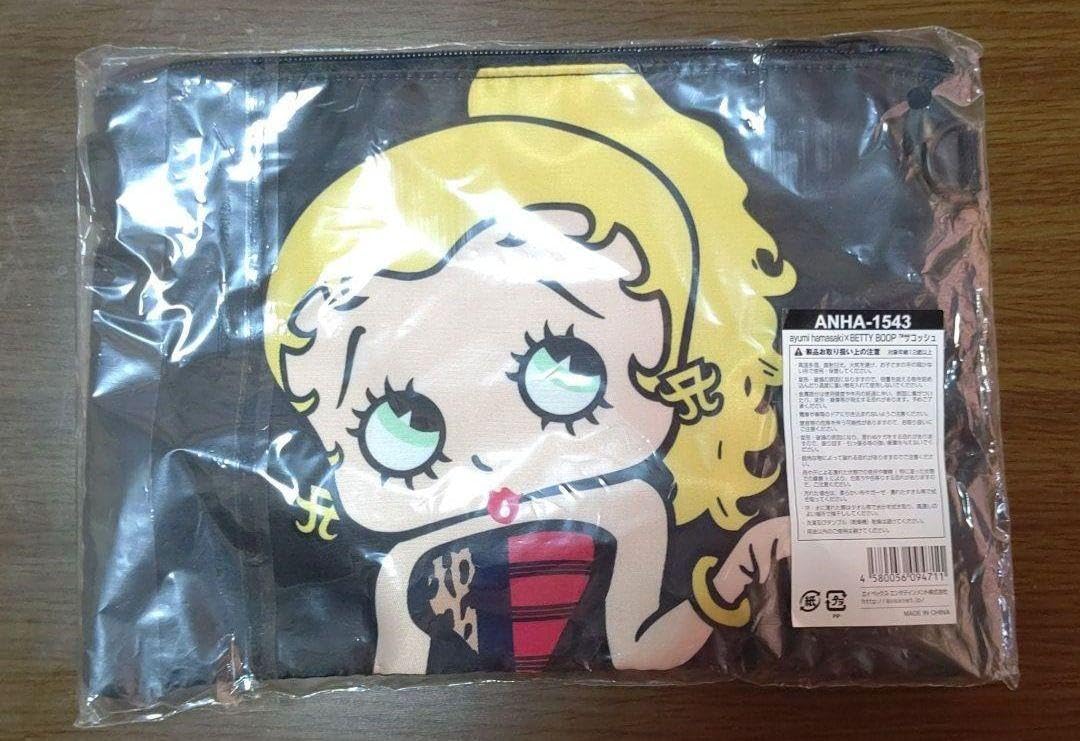 浜崎あゆみ×ベティ　ayumi hamasaki×BETTY サコッシュ　新品 浜崎あゆみ×ベティ ayumi hamasaki×BETTY サコッシュ 新品