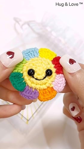 Miniatura 5 de Regalos de Navidad de ganchillo, hecho a mano lindo ganchillo bolsillo Hug Token, regalos pequeños, tarjetas de felicitación, Rainbow Sunflower
