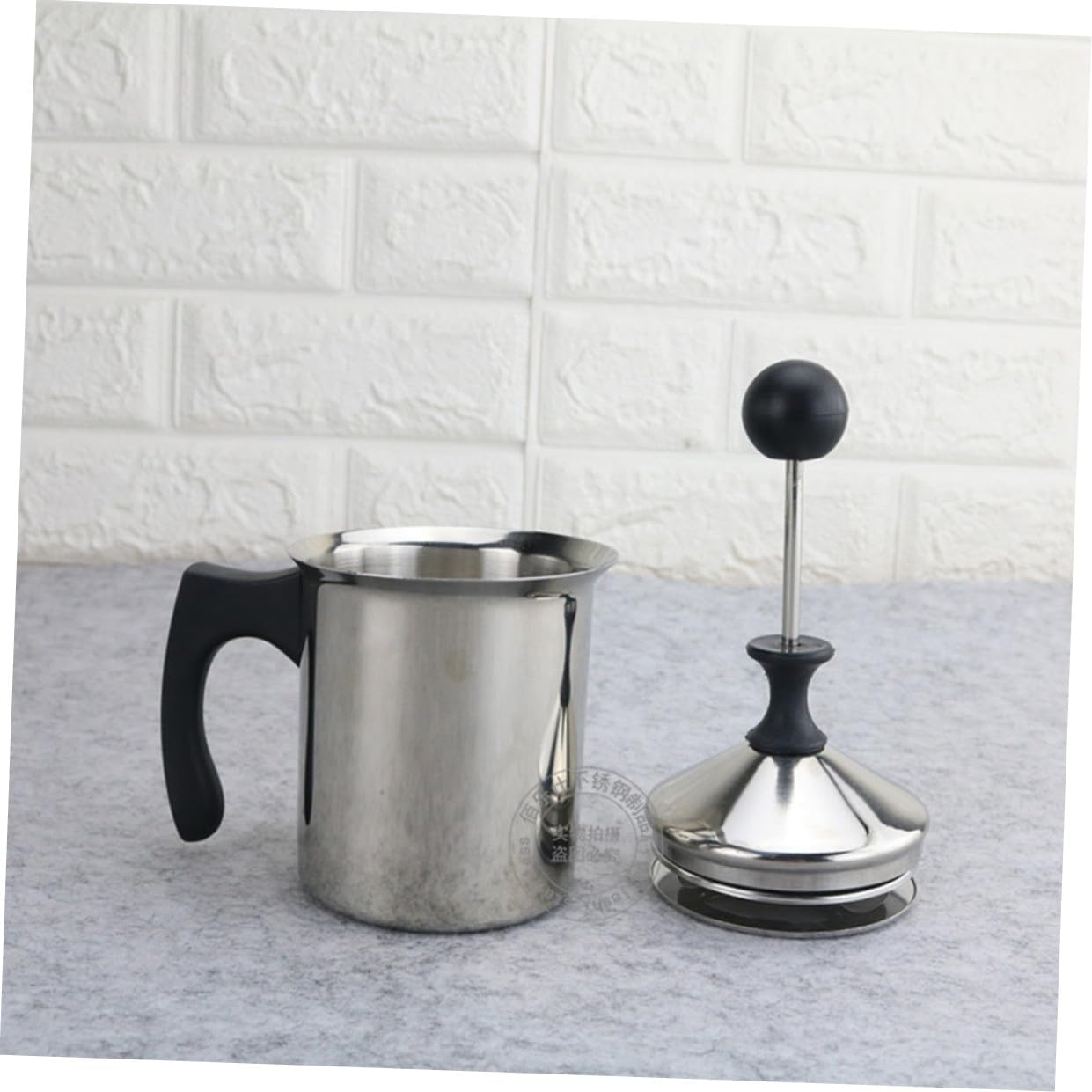 BESPORTBLE Double Stainless Steel Milk Frother Pitcher with Manual Hand Pump Heat-resistant Creamer for Coffee Latte and Cappuccino Stylish Smooth Design for Home and Cafe Use