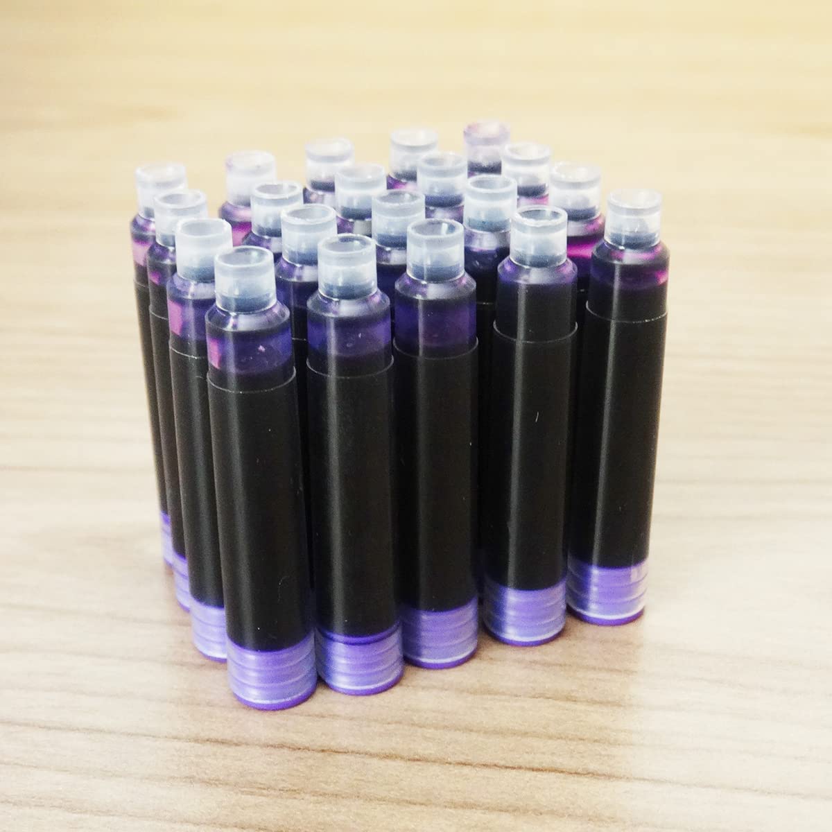 Cartuchos de tinta púrpura vívido para plumas estilográficas. Increíble paquete grande de 20 cartuchos cortos de tamaño estándar internacional. Perfecto para bolígrafos de caligrafía. Diseño universal