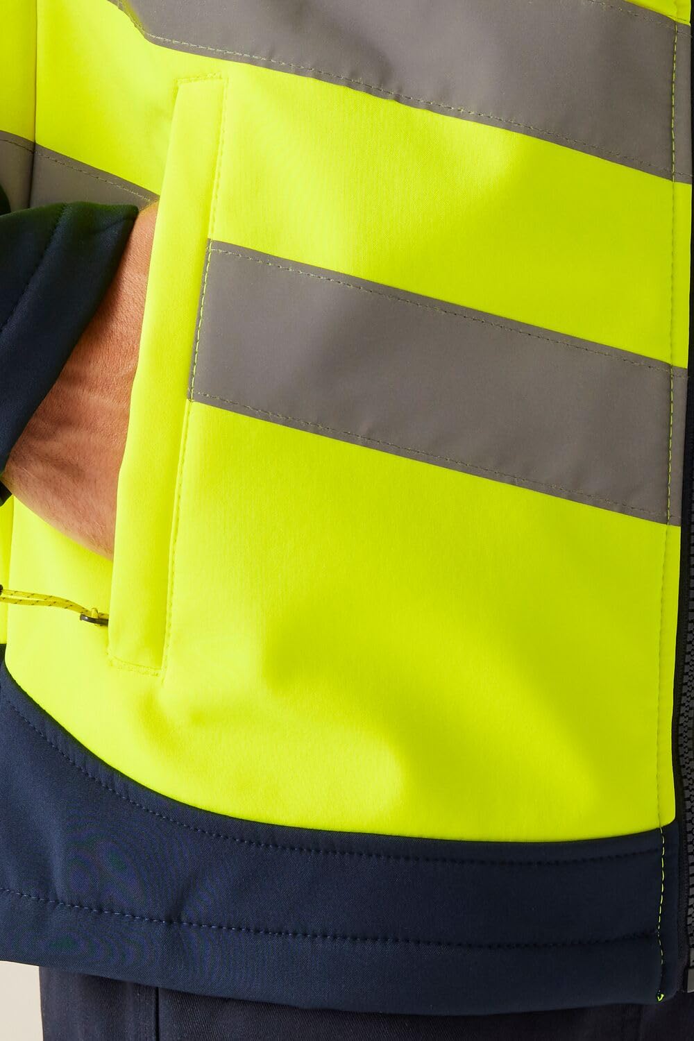 Regatta TRA625 20770 profesjonalna Hi-Vis wodoodporna i oddychająca kurtka softshell, żółta/granatowa, L