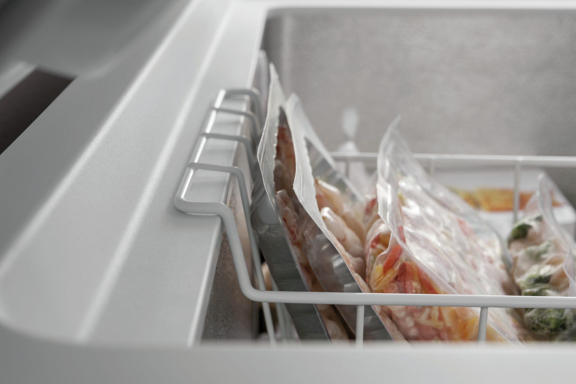 Whirlpool WHE2535FO2 - Congelatore Orizzontale, 255 litri, Bianco, 11.5 kg/24h, Classe energetica E