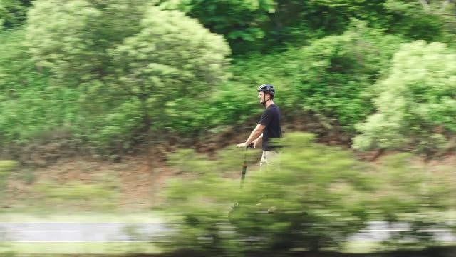 Bild 6 - E Scooter mit Straßenzulassung mit Max 70KM Reichweite,10 Zoll Offroad Luftreifen Elektroroller mit Sechs komfortable Stoßdämpfer,Faltbarer E Roller Offroad Belastung bis 150 KG,APP-Sperre Fahrzeug