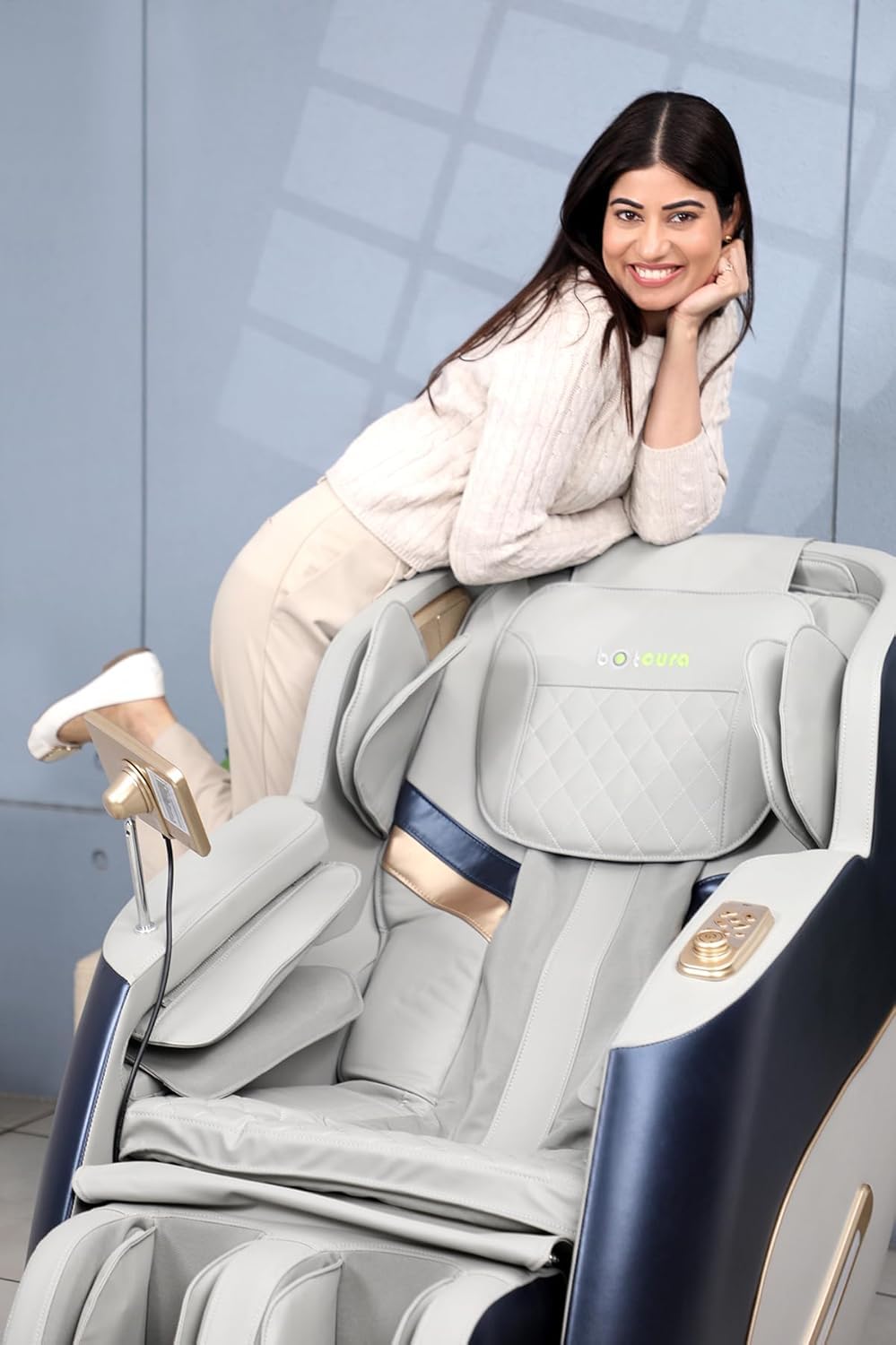 Botcura Massage Chair, SL Track, 18 Auto Wellness Programs, Full Body Coverage, Model 1020 Botcura Massage Chair, SL Track, 18 Auto Wellness Programs, Full Body Coverage, Model 1020