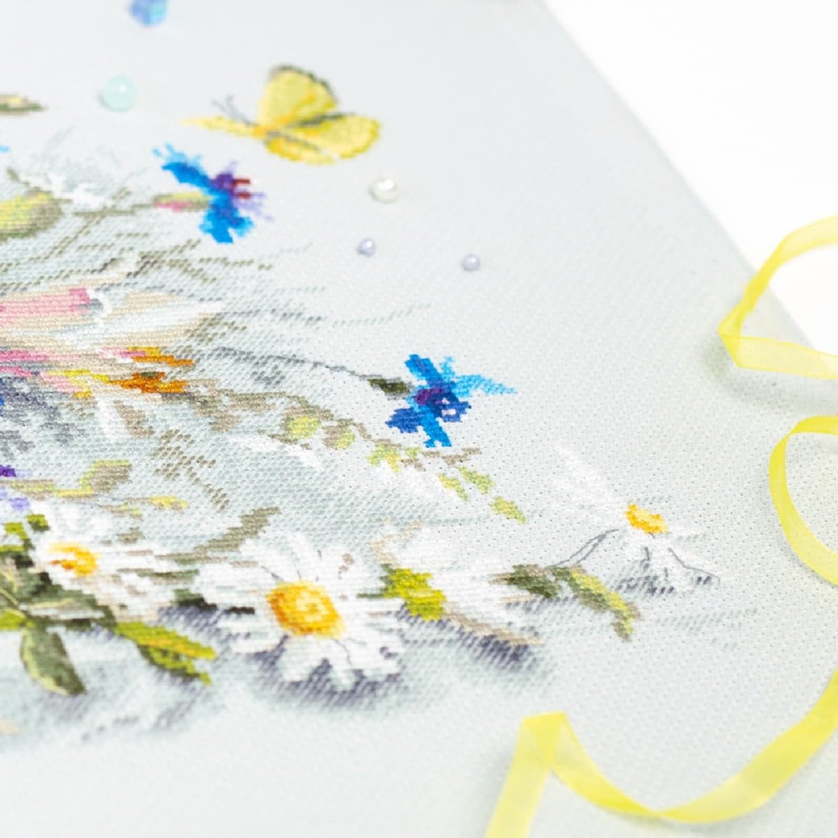 Kit de broderie au point de croix Motif lys et bleuets