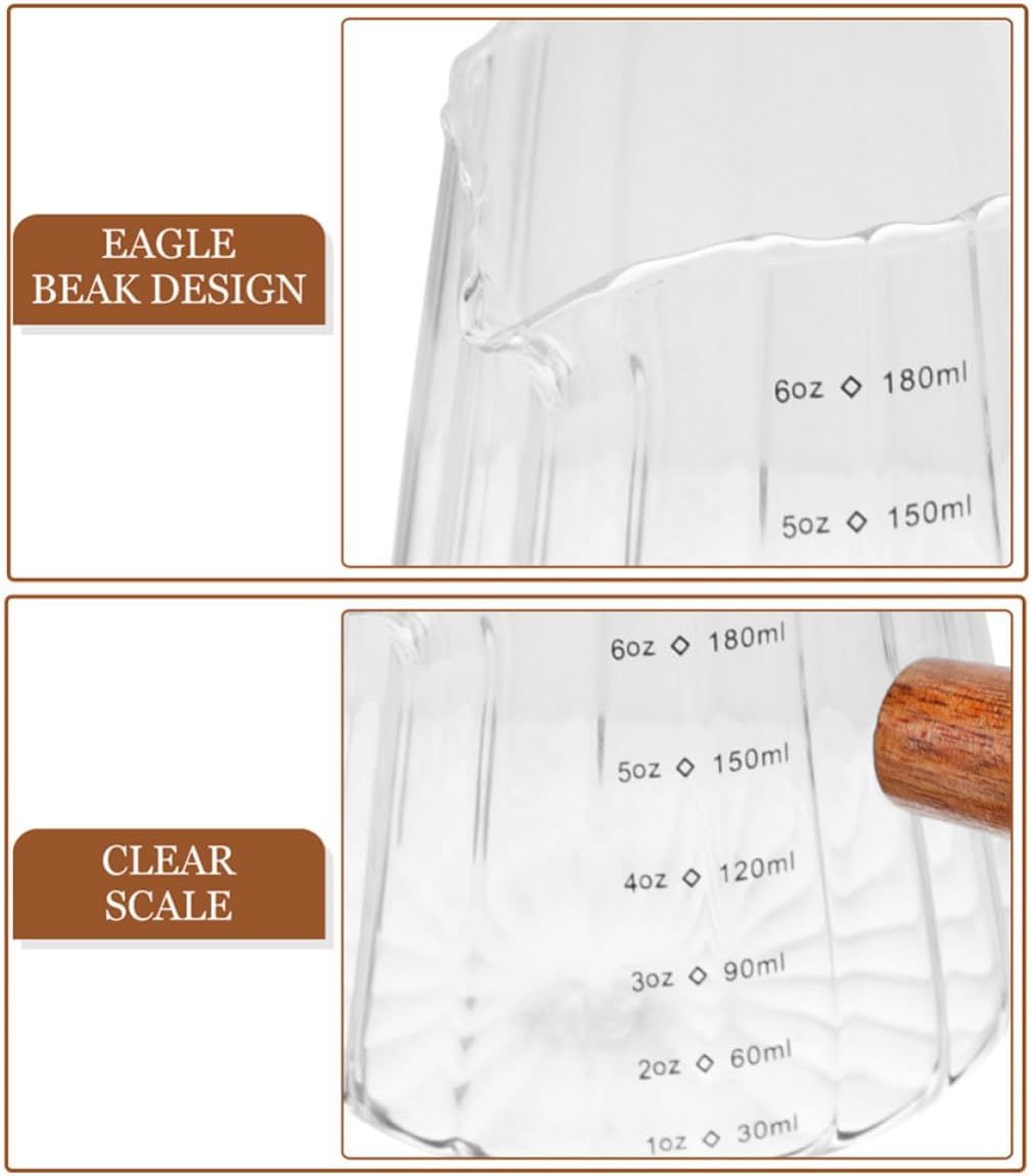 VOSAREA 2pcs Glass Milk Frothing Pitchers with Wooden Handle 180ml Measuring Cups for Home and Restaurant, Cream Pitchers for Serving Hot Contents