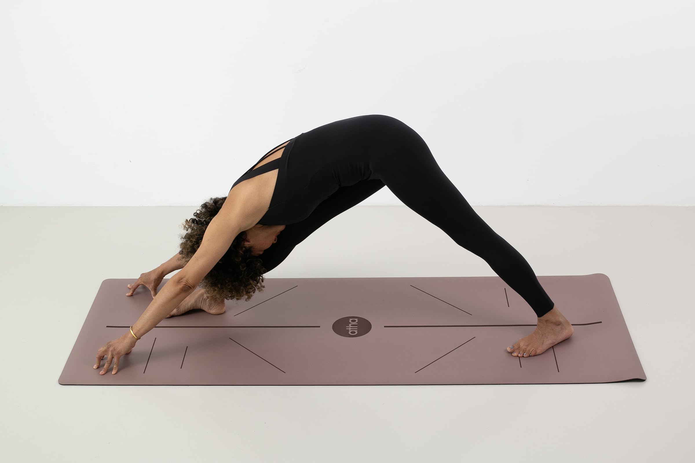 Esterilla de Yoga atha® PRO X Align | Ultra Adherente, Estable y Cómoda (5mm) | Materiales Sostenibles y Duraderos | Correa Incluida