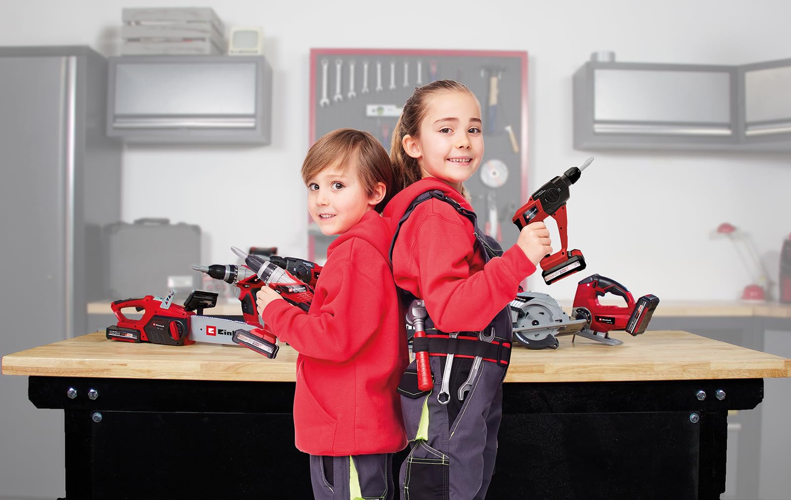 Einhell E-Case Werkbank 100-dlg., incl. Accu-boorschroevendraaier en veel accessoires, afmetingen ca. 70 x 33,5 x 95 (H) cm, de eerste transportbare en meegroeiende werkbank voor kinderen. 3