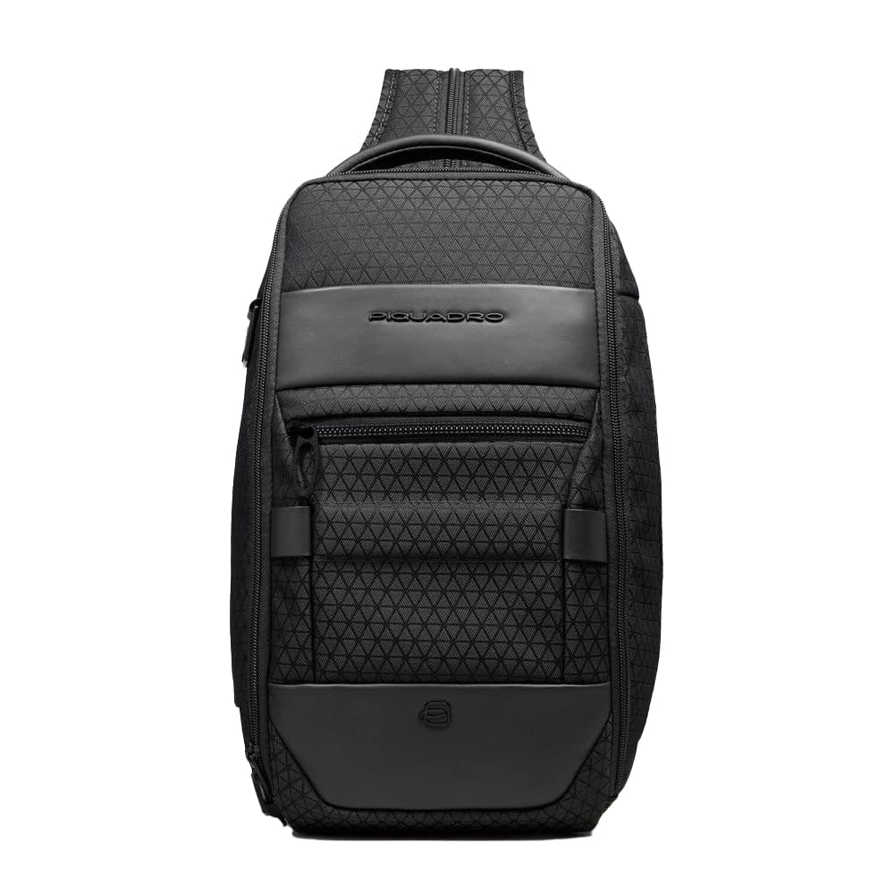 PIQUADRO Zaino monospalla uomo in tessuto riciclato | Aggancio per Trolley, Cinturino ergonomico, Vani organizzati, Elegante e Professionale, Ufficio, Uso quotidiano
