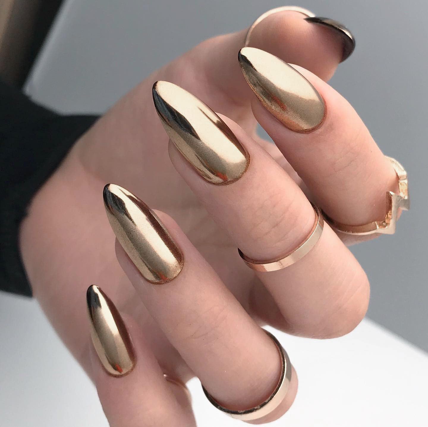 24PCS Press On Nails, Mirror Metal Stiletto Fake Nails, Almond Medium Shape, Stick on Nails, Glue on Nails (Light Gold)