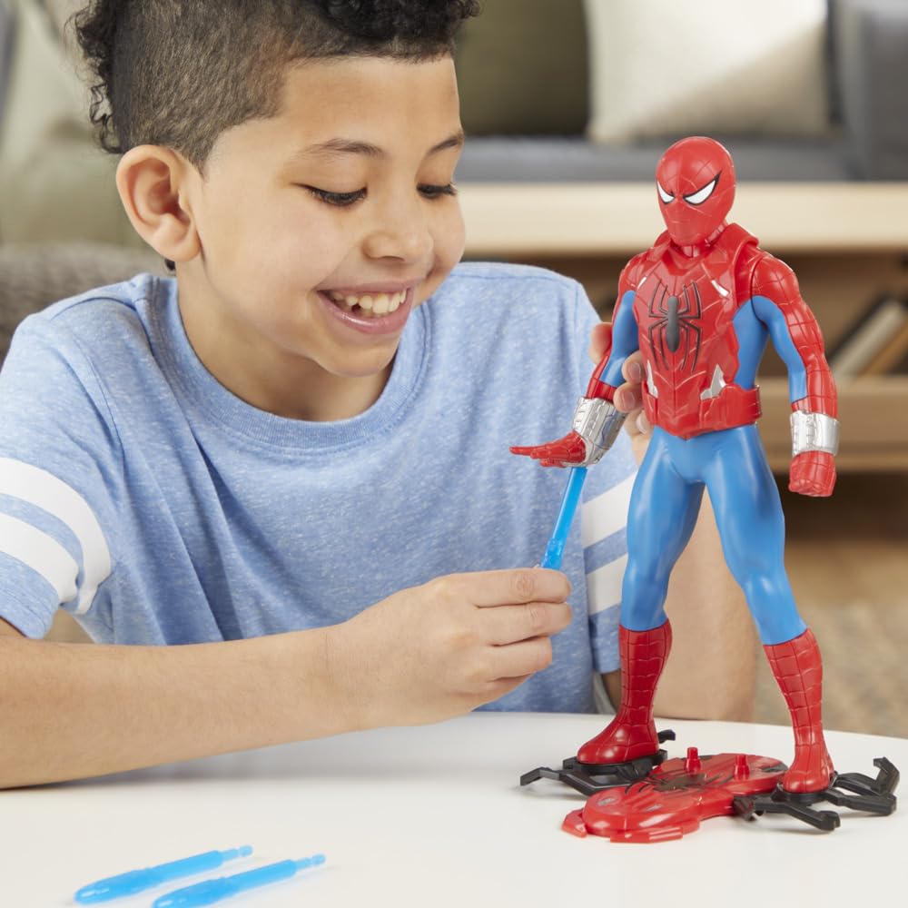 Marvel Spider-Man Thwip Blast Spider-Man figurka z akcesoriami, zabawka superbohatera w skali 11 cali dla dzieci w wieku od 4 lat