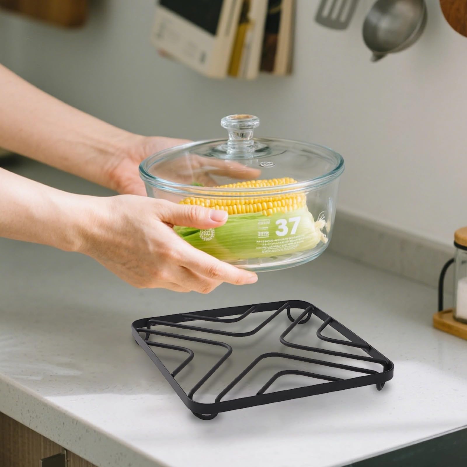 Lot de 2 grands dessous de plat carrés en métal, haute résistance à la chaleur, design antidérapant, pour comptoir de cuisine idéal, protège la chaleur et les rayures des surfaces